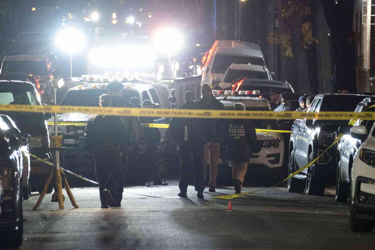 NYPD officers shot while responding to NYC shooting in Bronx, 1 dead