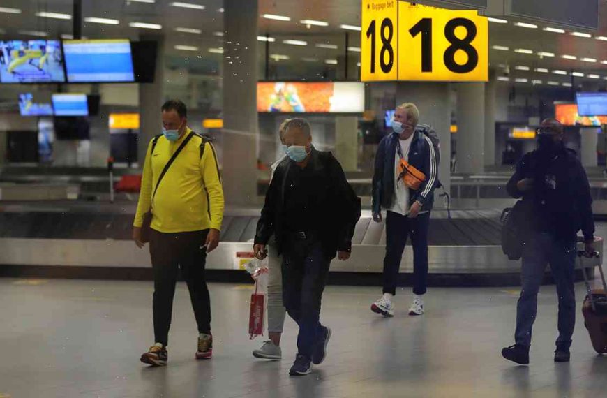 Dutch officials re-examine arrivals of 81 migrants who tested positive for Ebola-like virus