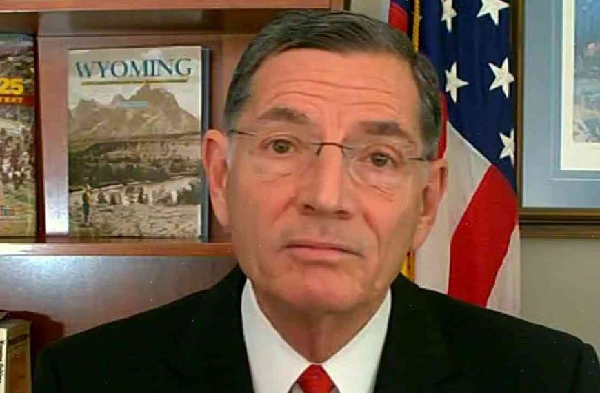Barrasso: Biden, Clinton Are Hypocrites For Forcing Congress to Budge on Spending